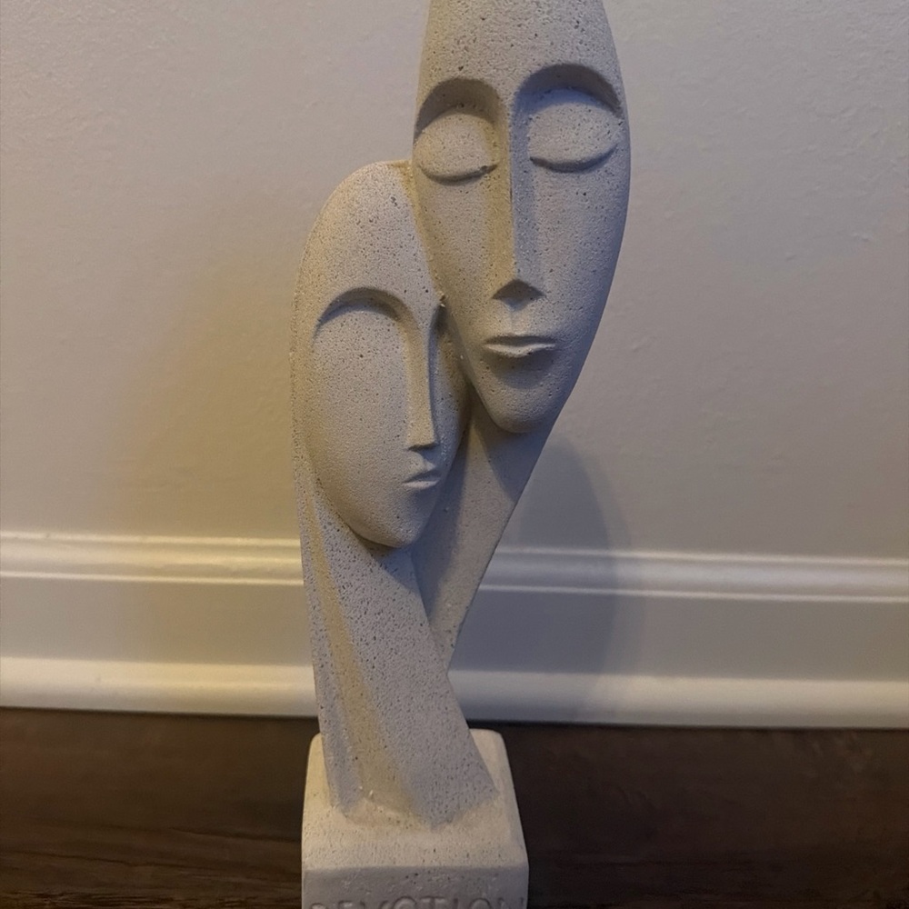 Elegant Cream Sculpture - Embrace